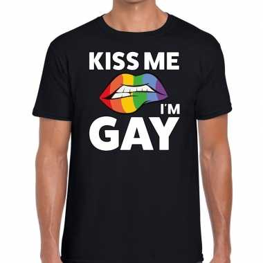 Kiss me i am gay t shirt zwart voor heren