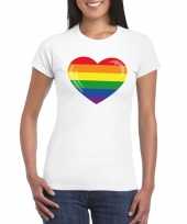 T shirt met regenboog vlag in hart wit dames